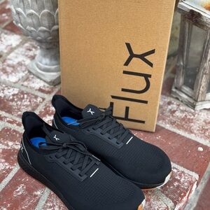 Lux Men's Black Running Shoes